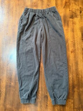 Brandy Melville Jogger Sweatpants in Dark Chacoal Grey Color - Super Comfortable